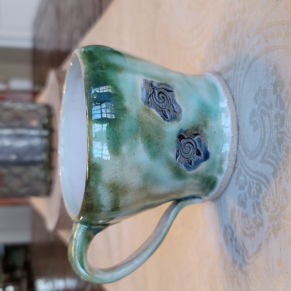 Studio Art Pottery Handmade Mug Set - Green Turtles - 5 Pieces - Picture 3 of 14